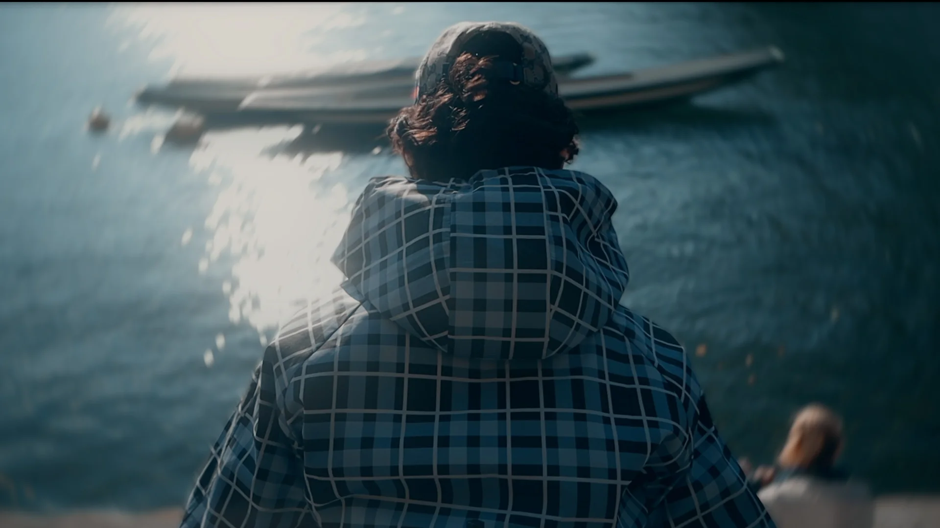 Videostill from the LAWEL Rainshield Campaign vor oder nach dem Grading